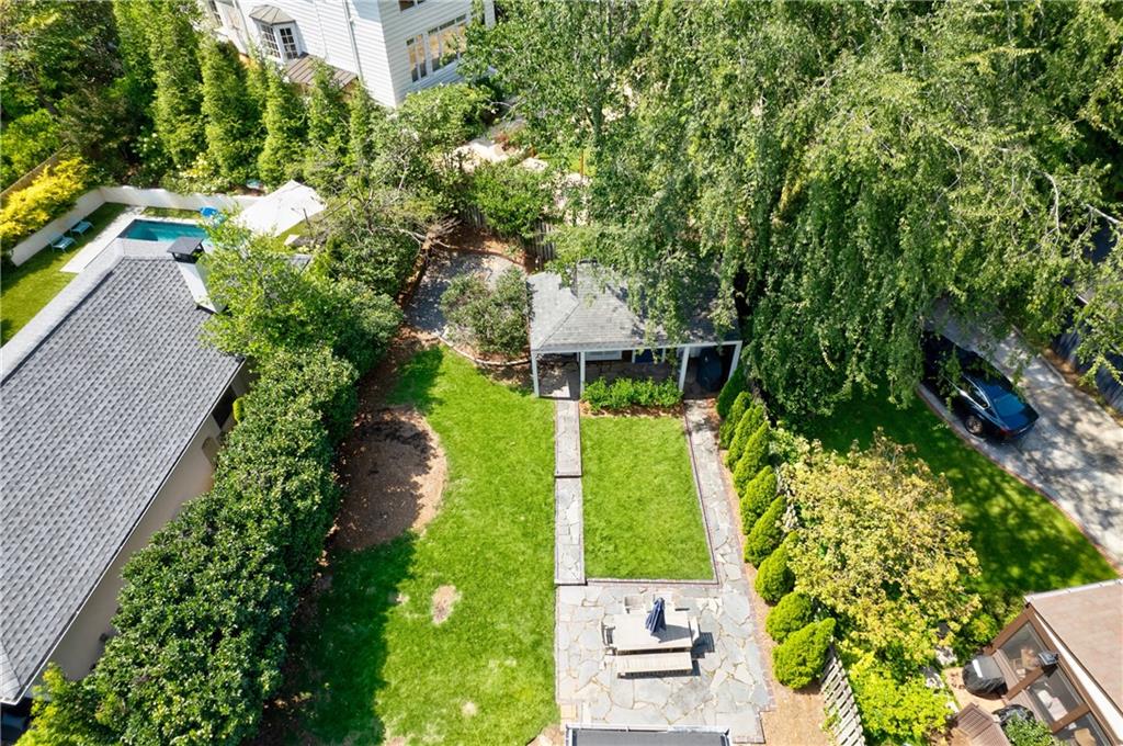 106 Huntington Road NE