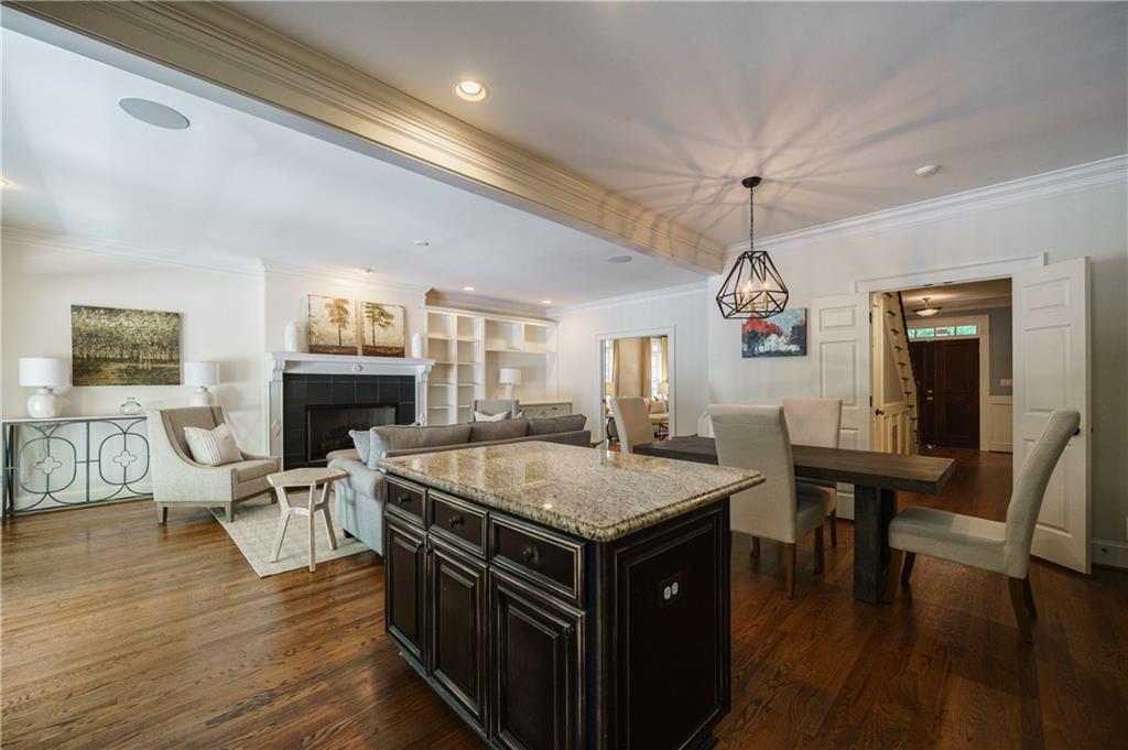 2121 Howell Mill Road NW