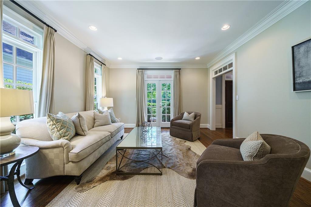 2121 Howell Mill Road NW