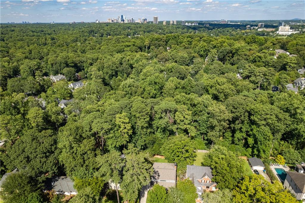 2121 Howell Mill Road NW