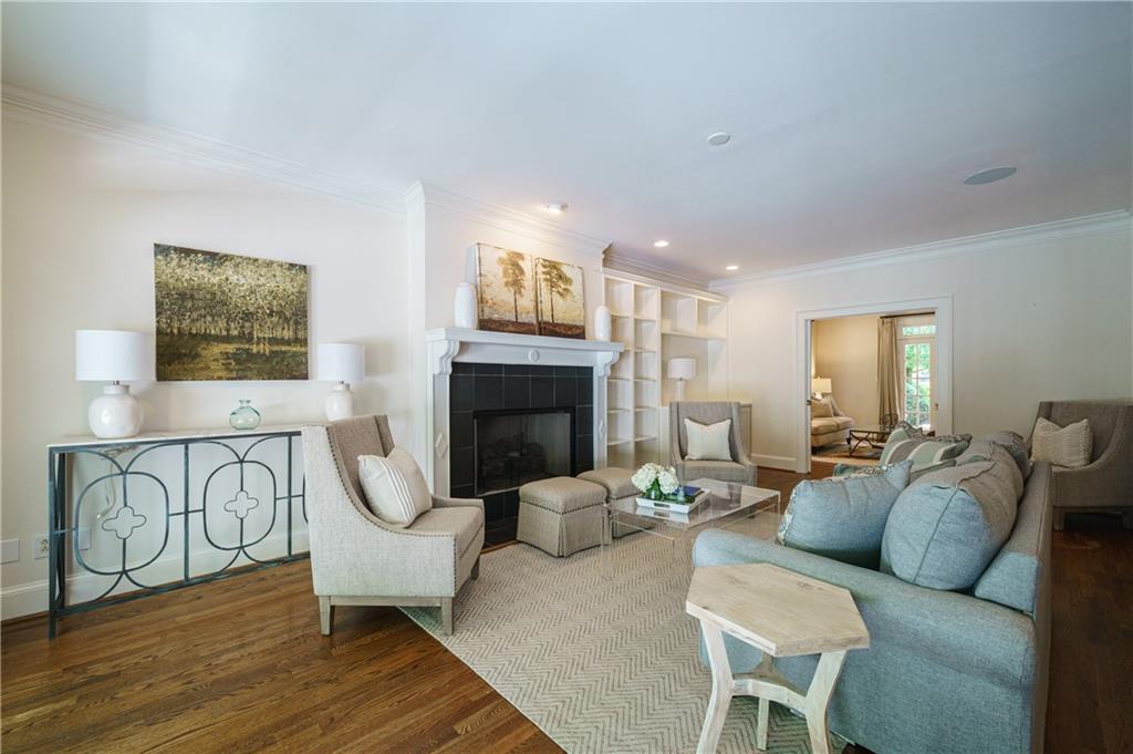 2121 Howell Mill Road NW