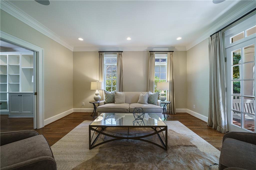 2121 Howell Mill Road NW