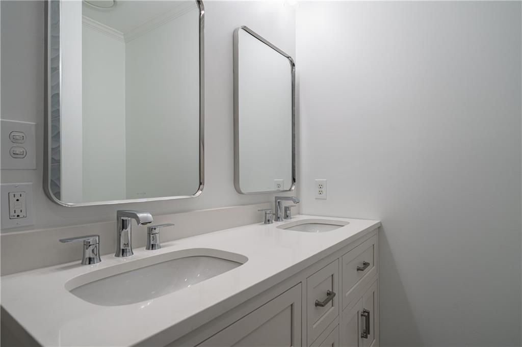 2121 Howell Mill Road NW