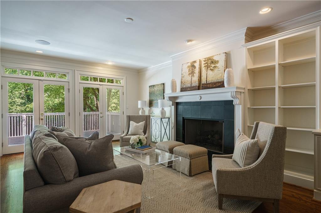 2121 Howell Mill Road NW