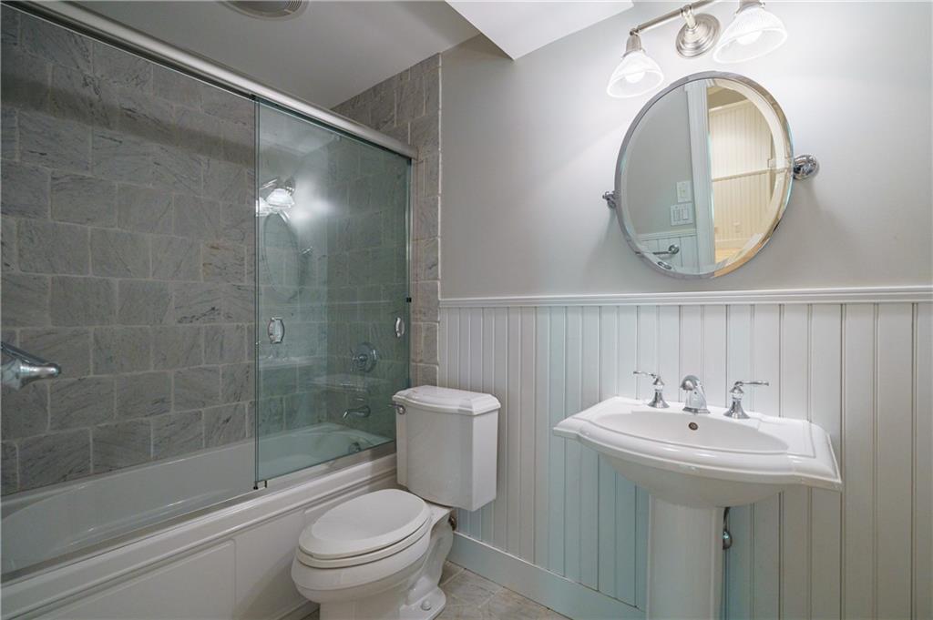 2121 Howell Mill Road NW