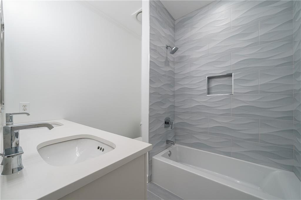 2121 Howell Mill Road NW