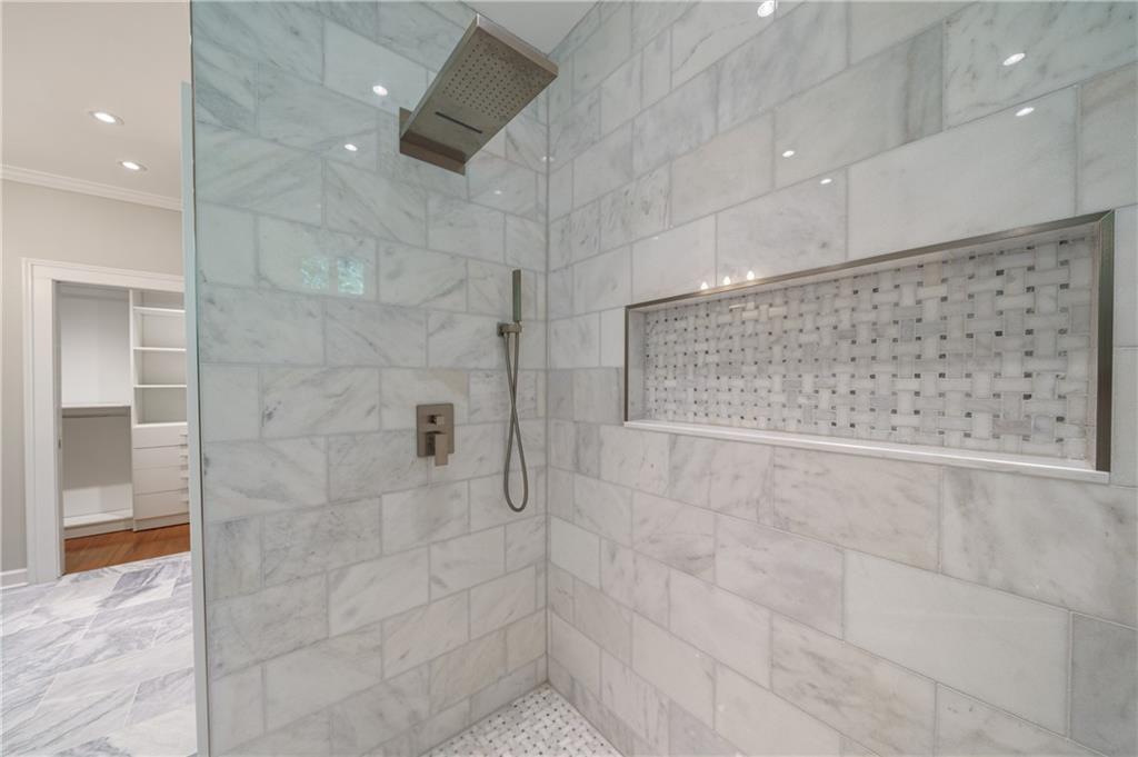 2121 Howell Mill Road NW