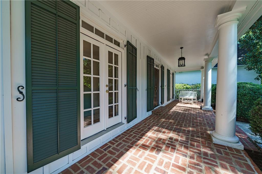 2121 Howell Mill Road NW