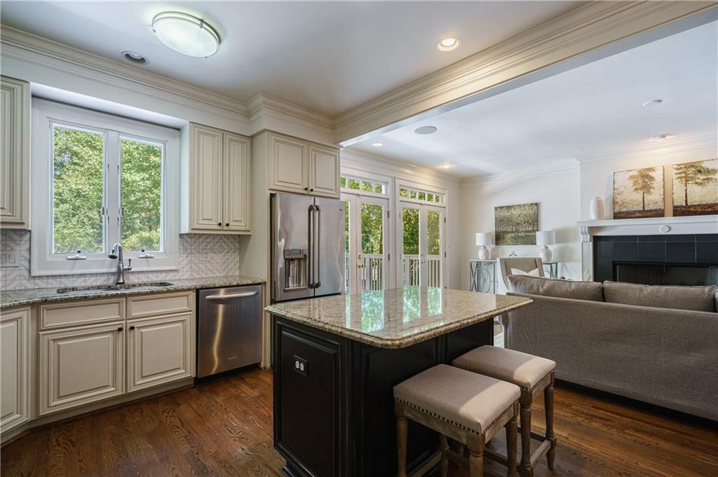 2121 Howell Mill Road NW