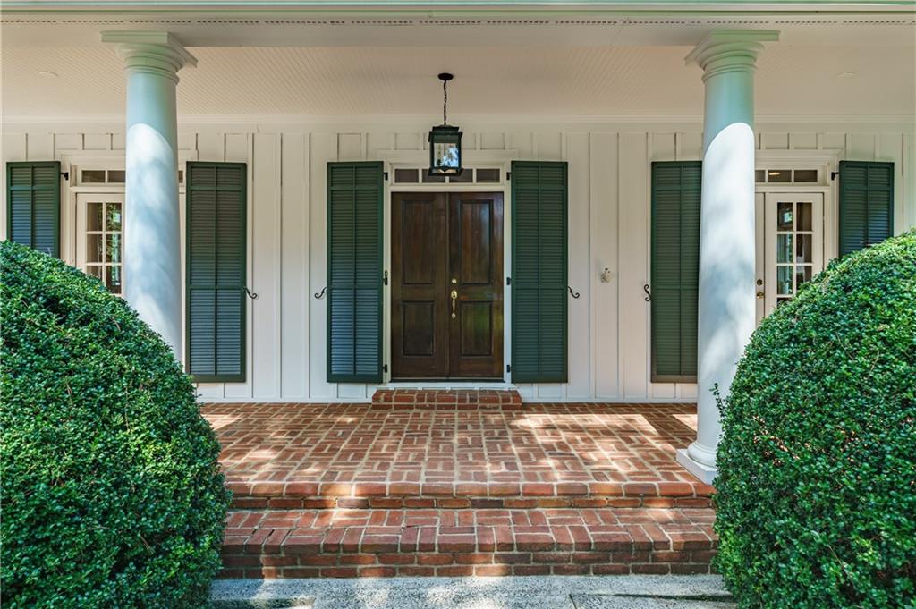 2121 Howell Mill Road NW