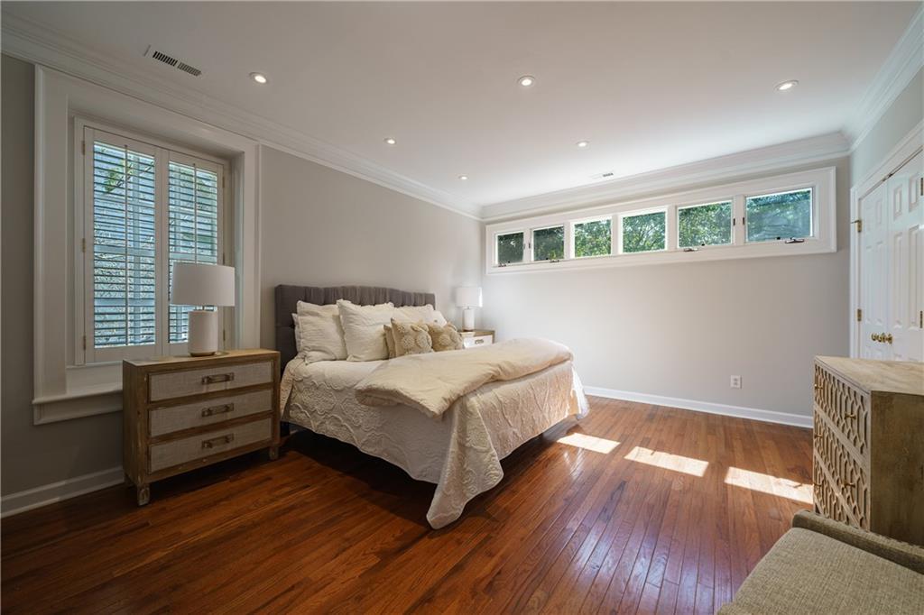 2121 Howell Mill Road NW