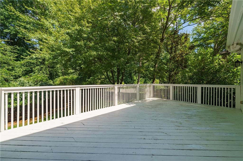 2121 Howell Mill Road NW