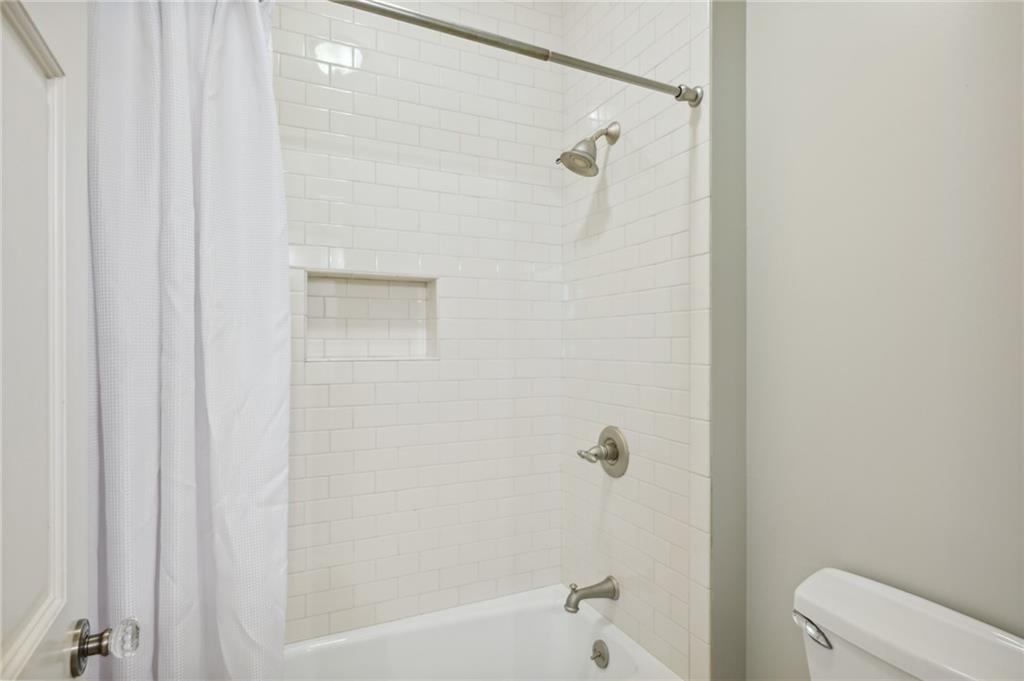 3553 Kingsboro Road NE