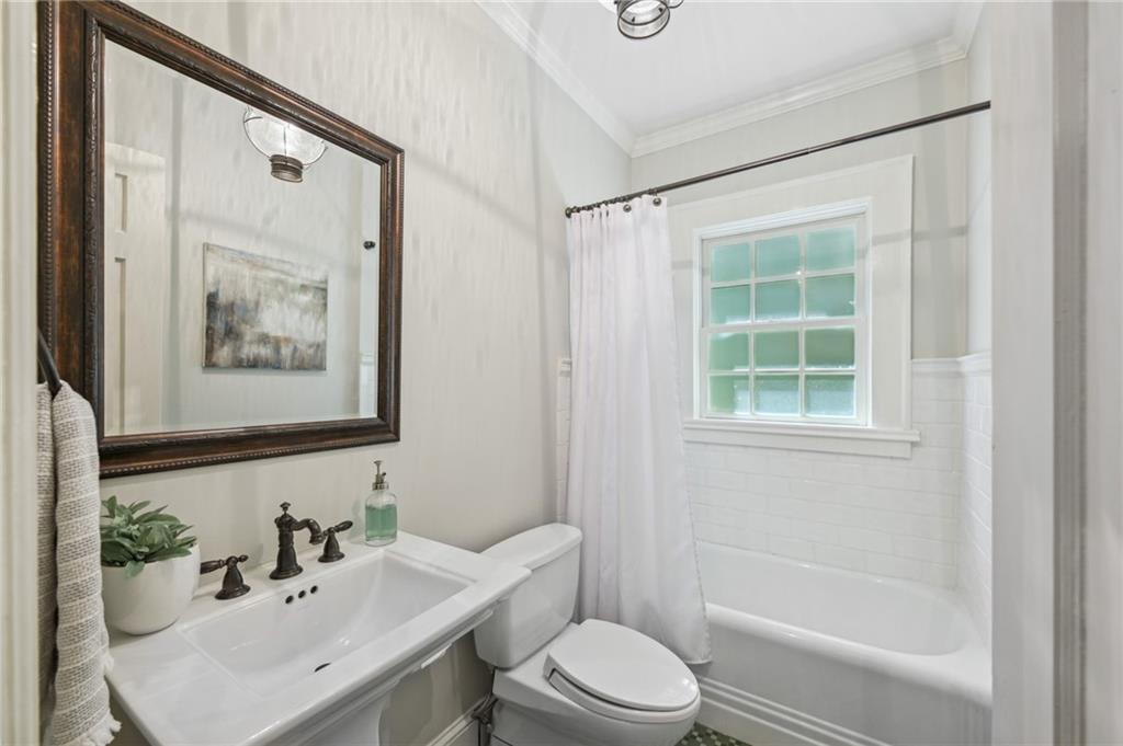 3553 Kingsboro Road NE