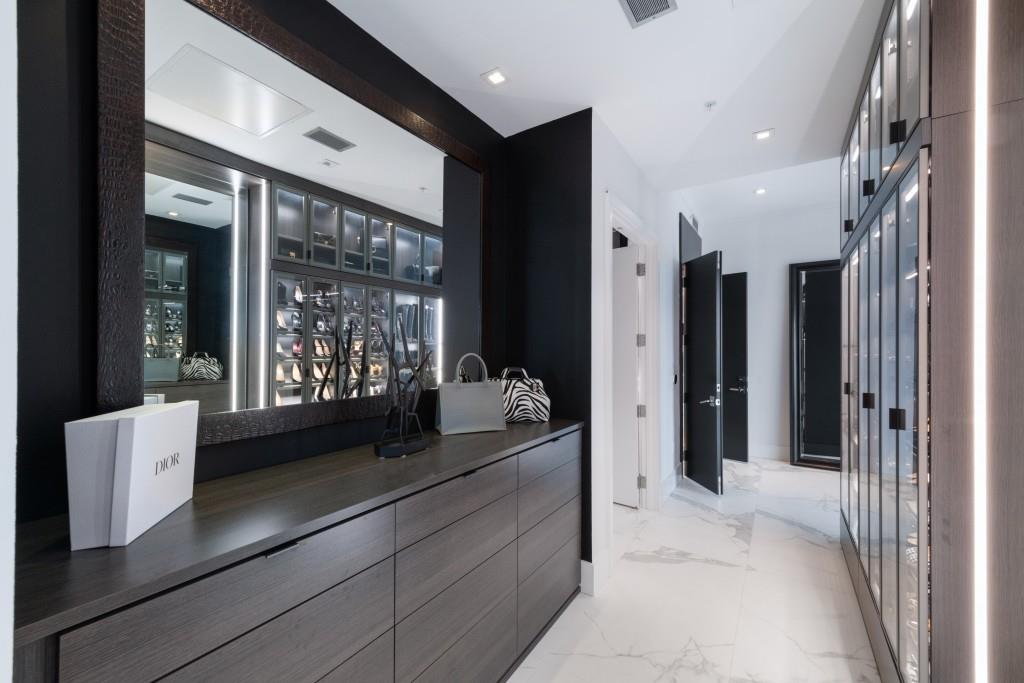 3344 Peachtree Road Unit 4601