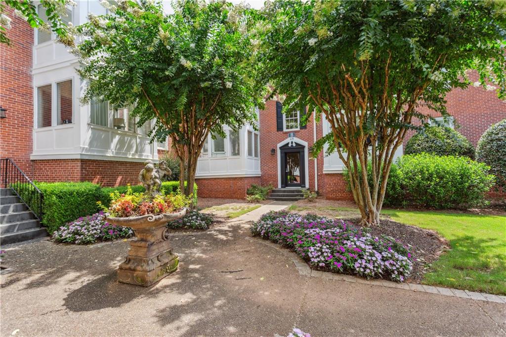 115 Peachtree Memorial Drive NW Unit B1