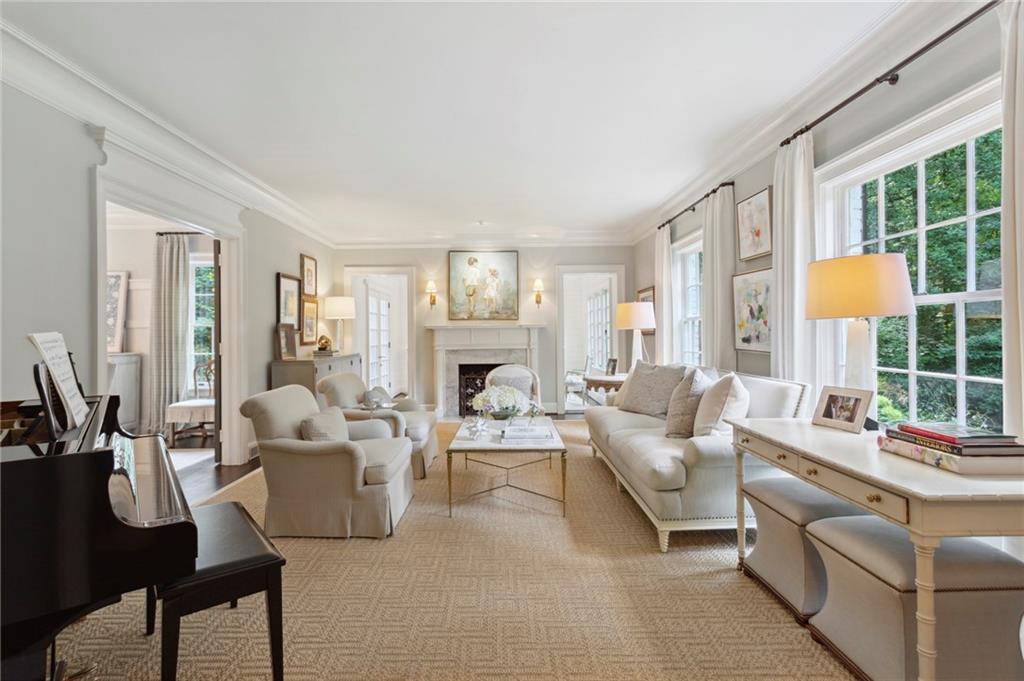 3136 Andrews Drive NW