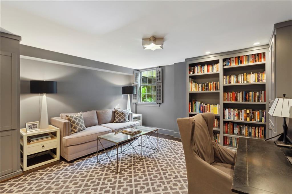 3136 Andrews Drive NW