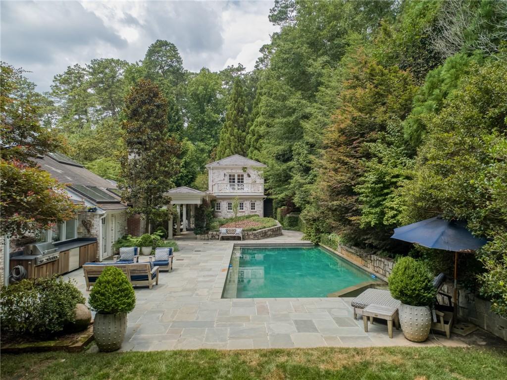 3136 Andrews Drive NW