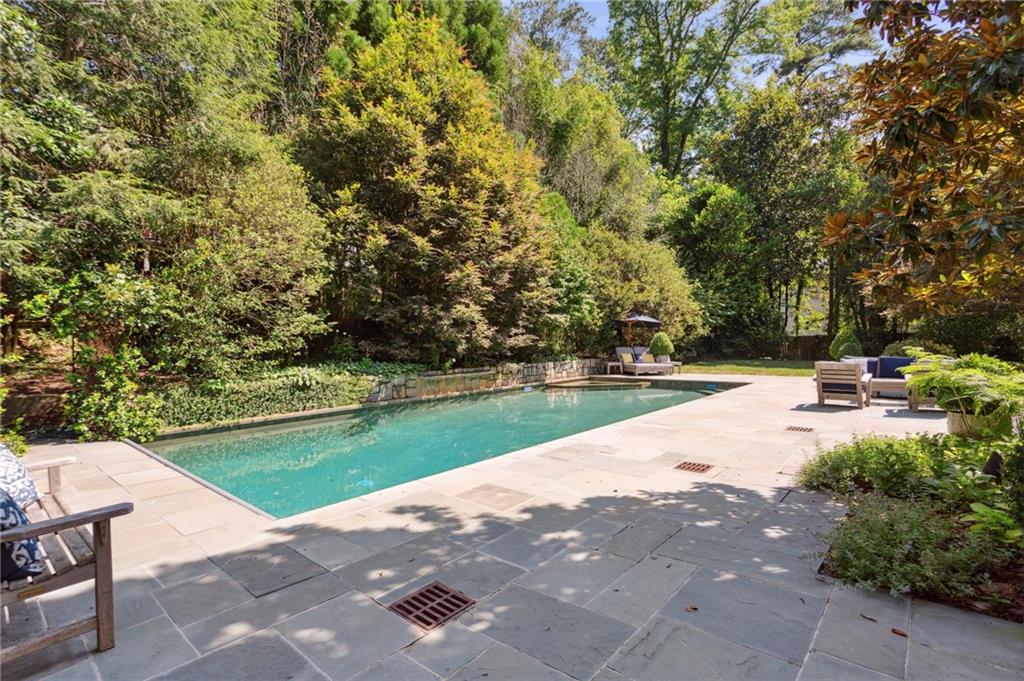 3136 Andrews Drive NW