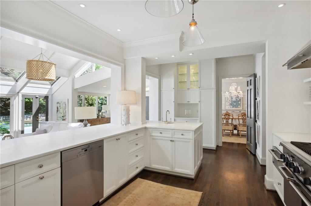 3136 Andrews Drive NW