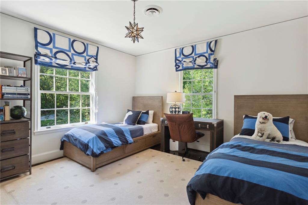 3136 Andrews Drive NW