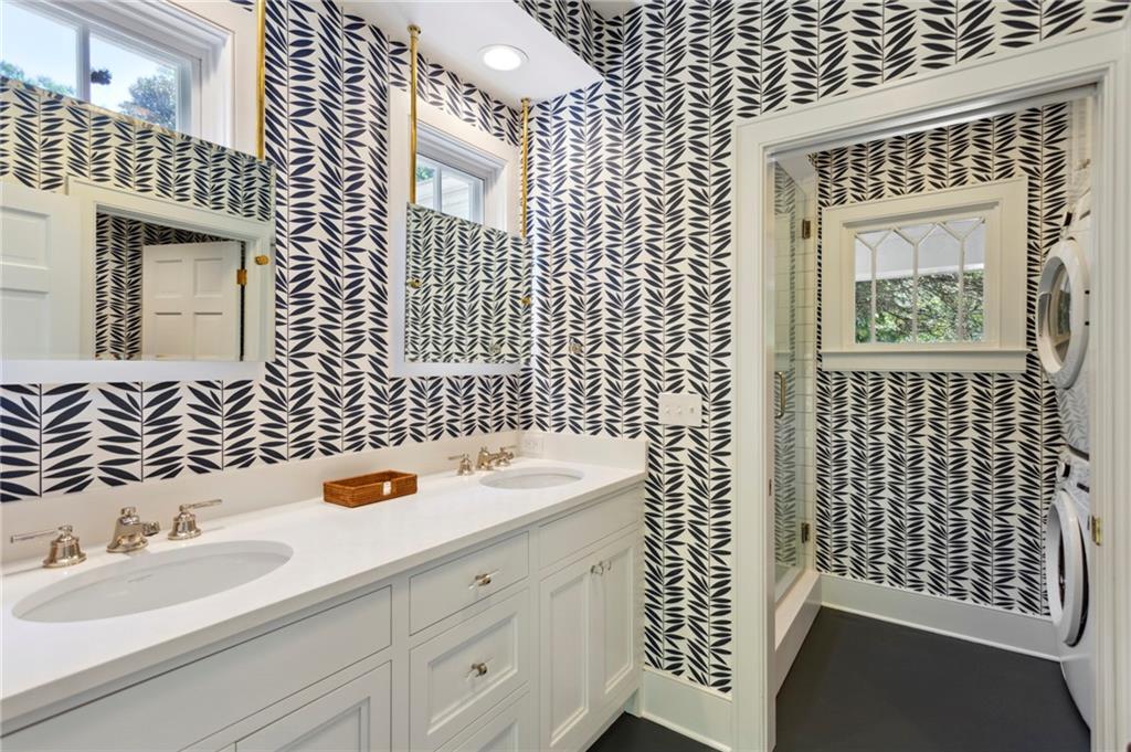 3136 Andrews Drive NW