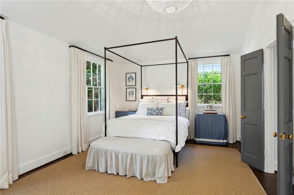 3136 Andrews Drive NW