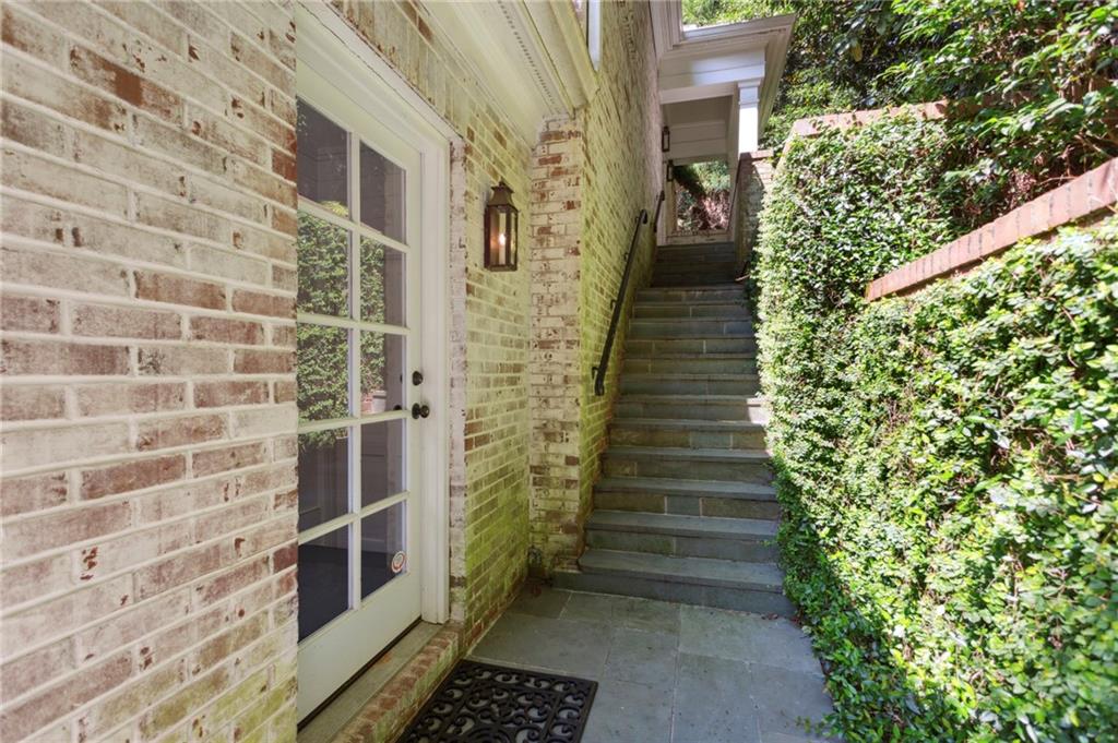 3136 Andrews Drive NW