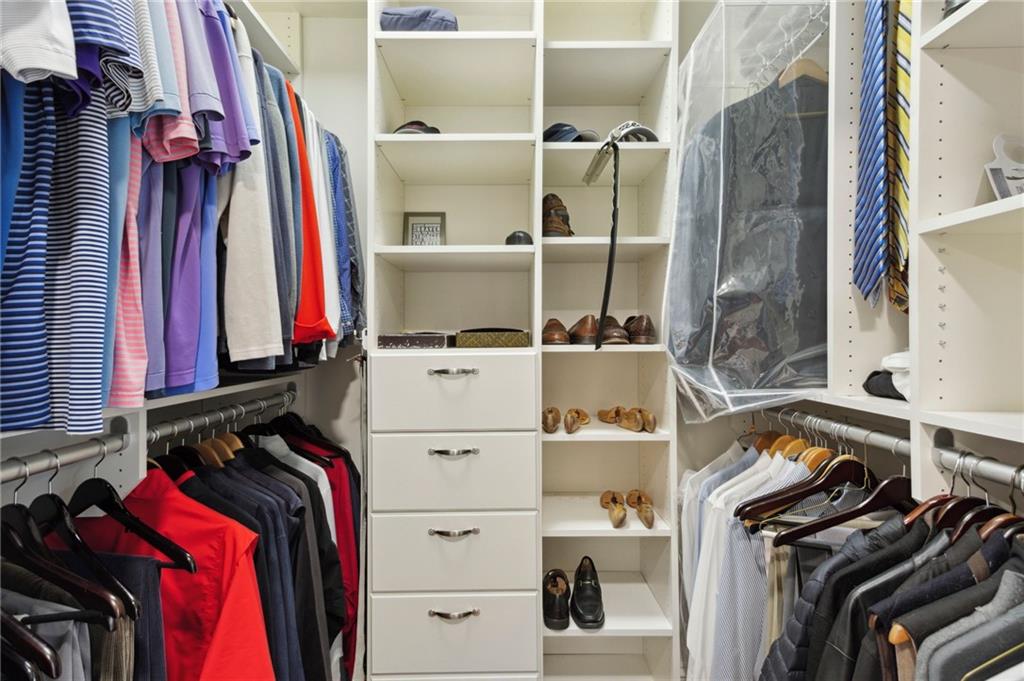 2575 Peachtree Road Unit 18 E