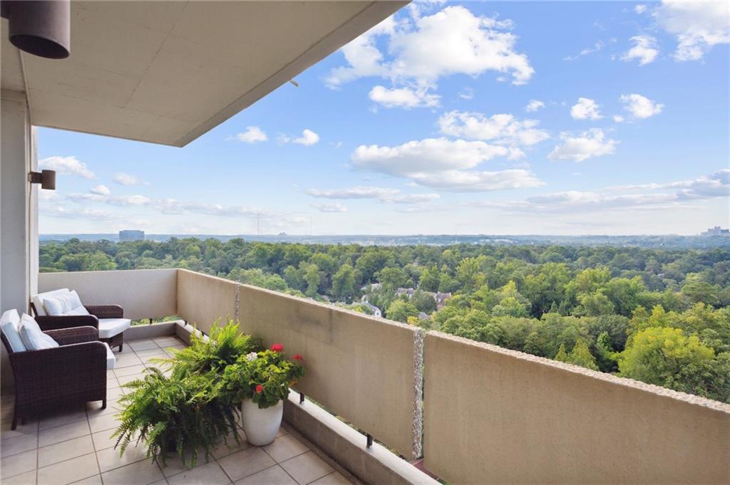 2575 Peachtree Road Unit 18 E