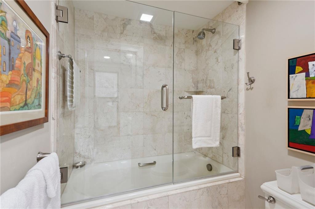 2575 Peachtree Road Unit 18 E