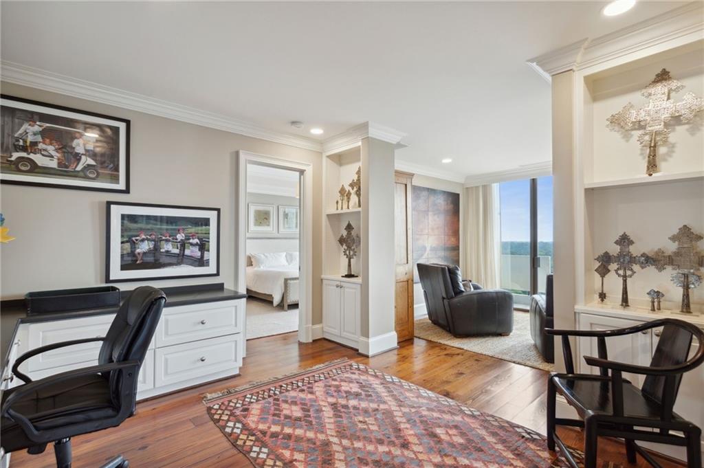 2575 Peachtree Road Unit 18 E