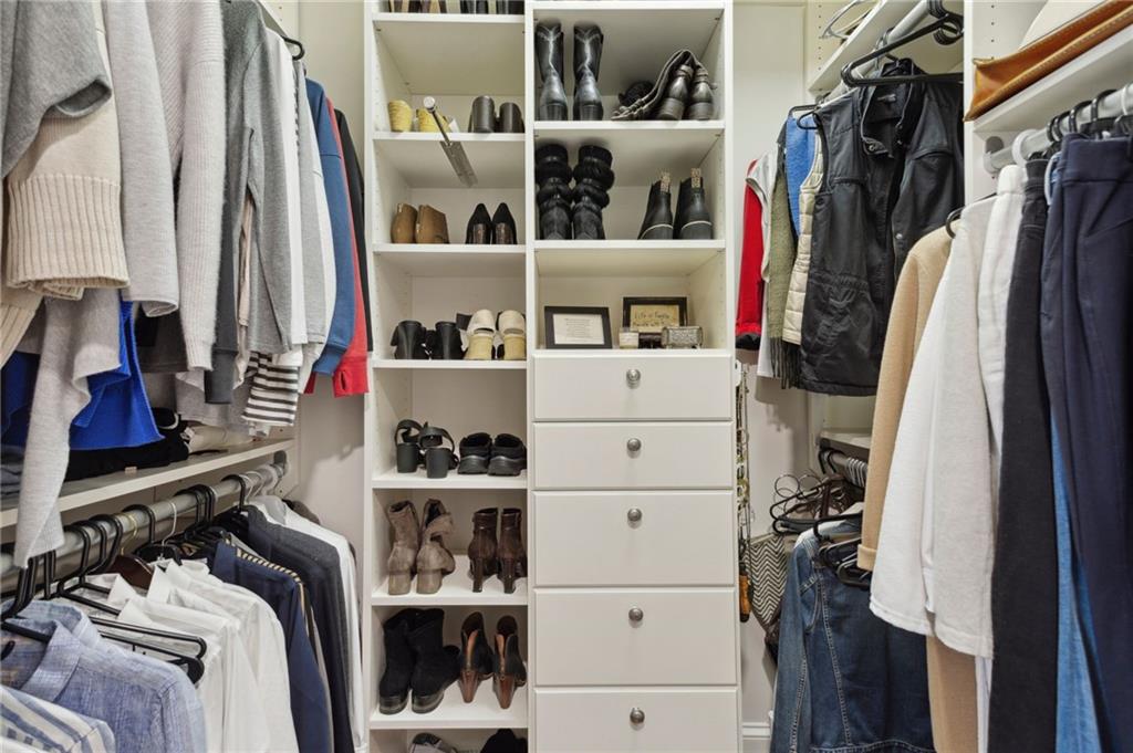 2575 Peachtree Road Unit 18 E