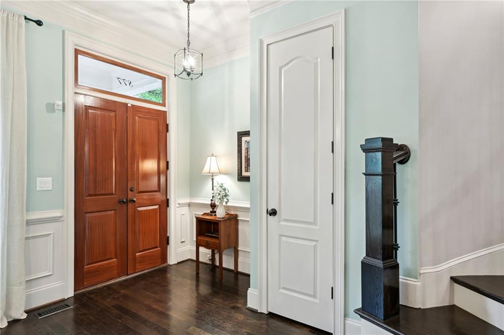 877 Inman Village Parkway NE