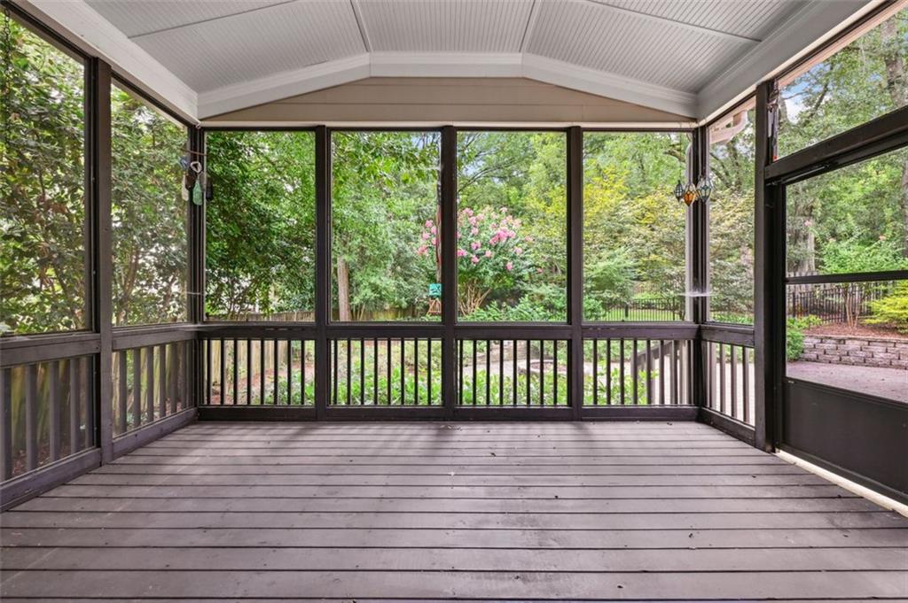 2416 Thompson Road NE