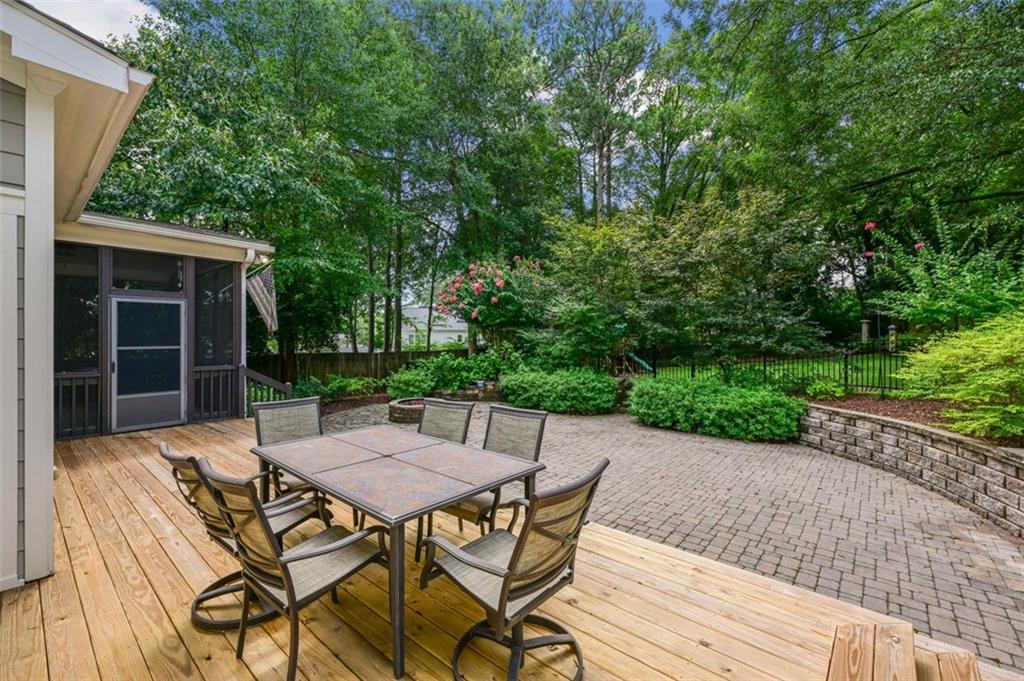 2416 Thompson Road NE