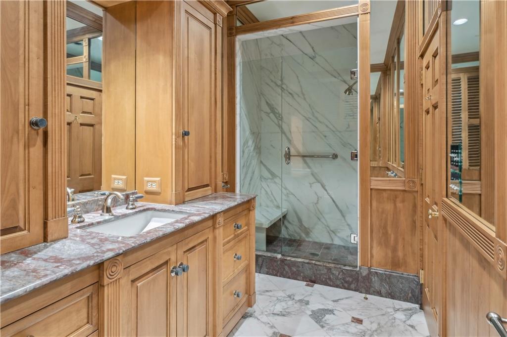 3543 Woodhaven Road NW