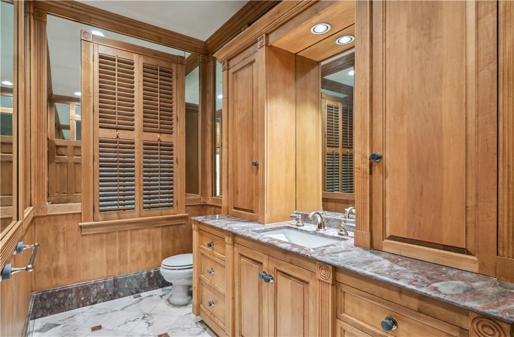 3543 Woodhaven Road NW