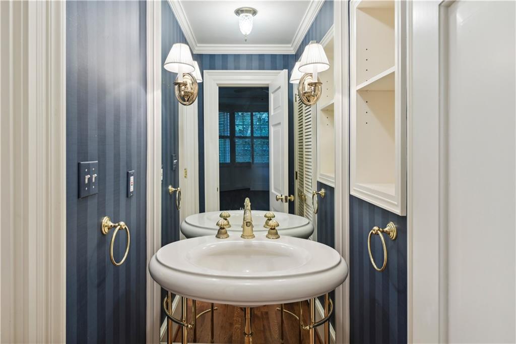 3543 Woodhaven Road NW