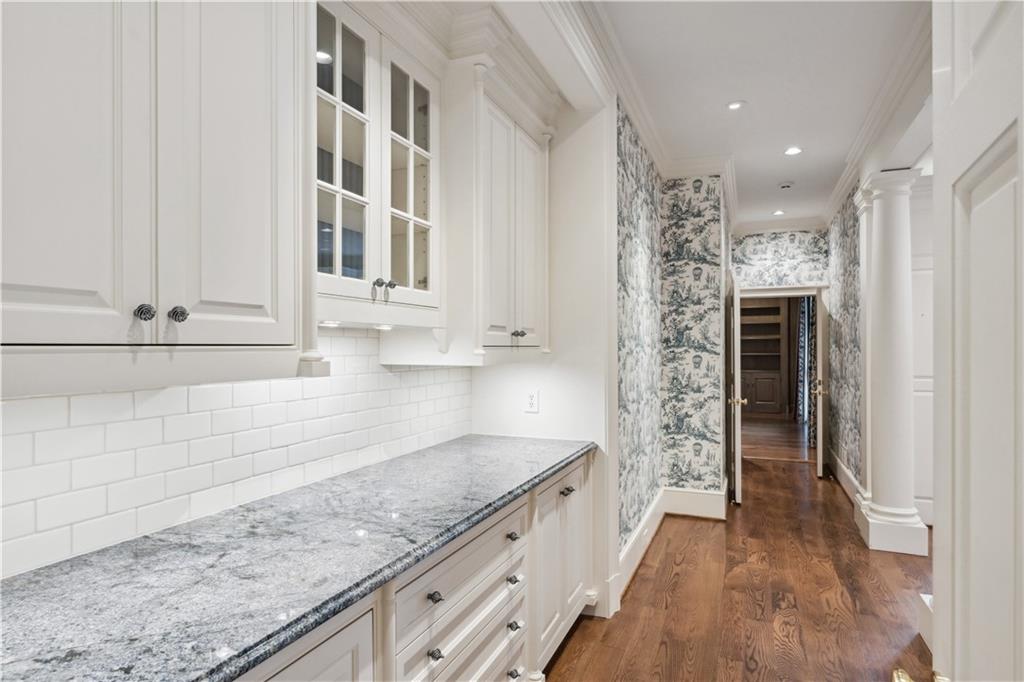 3543 Woodhaven Road NW