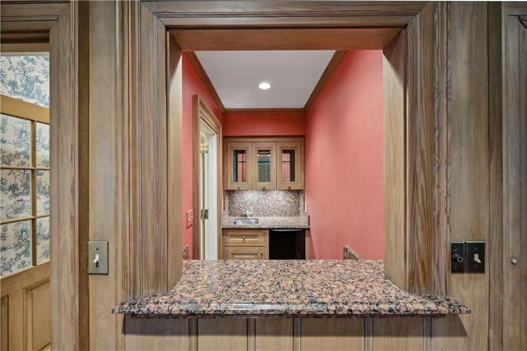 3543 Woodhaven Road NW