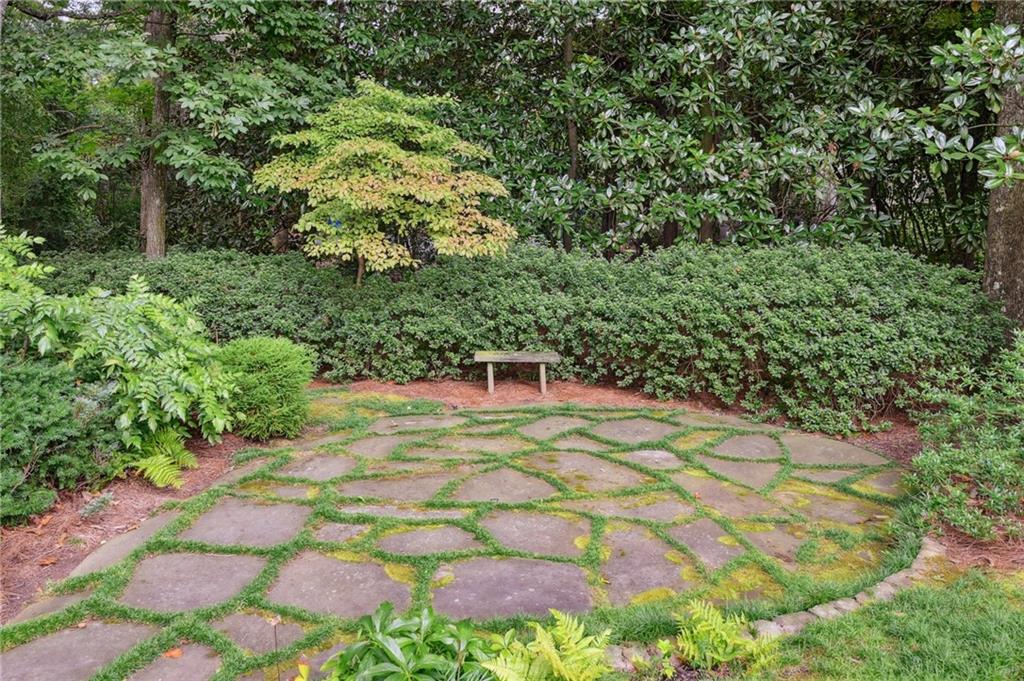 3543 Woodhaven Road NW