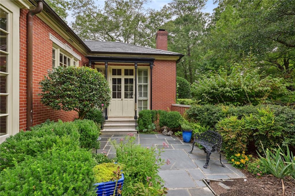 3543 Woodhaven Road NW