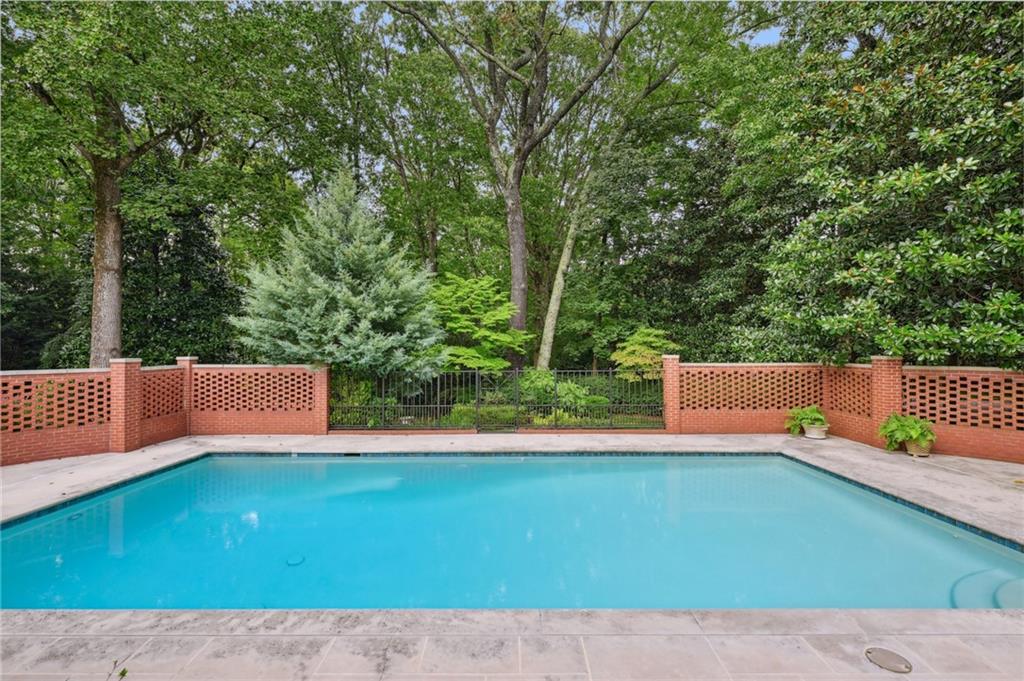 3543 Woodhaven Road NW