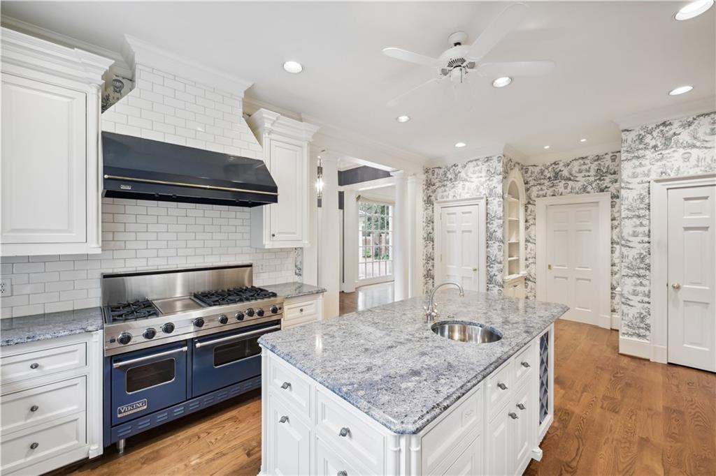 3543 Woodhaven Road NW