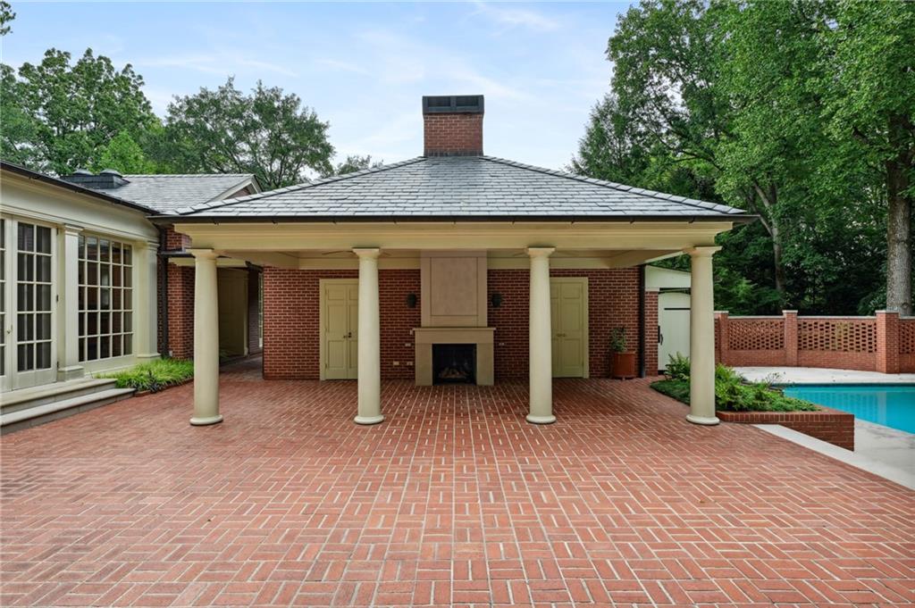 3543 Woodhaven Road NW