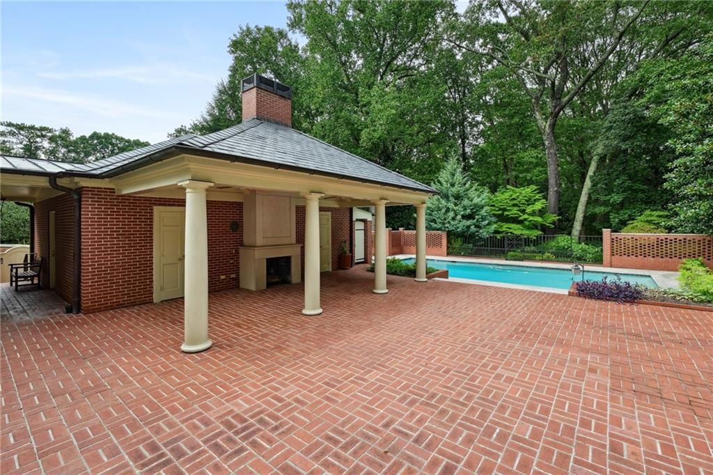 3543 Woodhaven Road NW