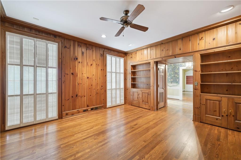 3543 Woodhaven Road NW