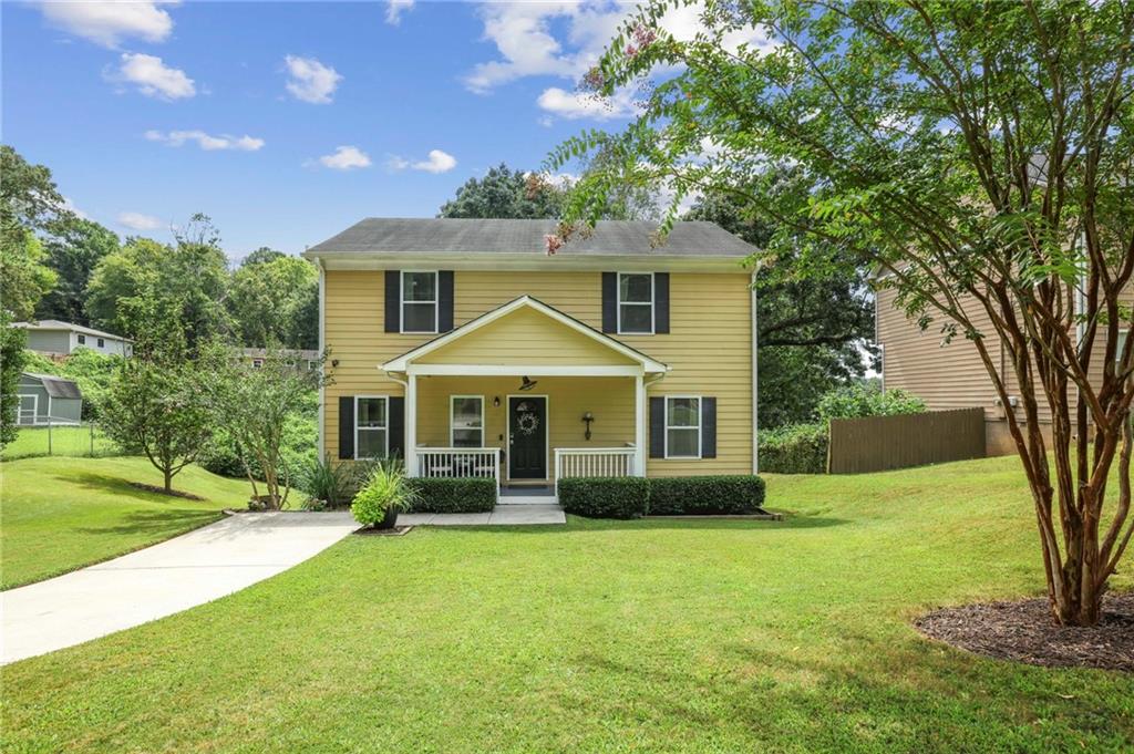 1558 Mary George Avenue NW